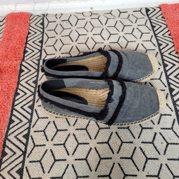 JOIE VIVIENNE FRINGE CHAMBRAY ESPADRILLE FLATS, SZ 10/ 40 EUR - Picture 7 of 13